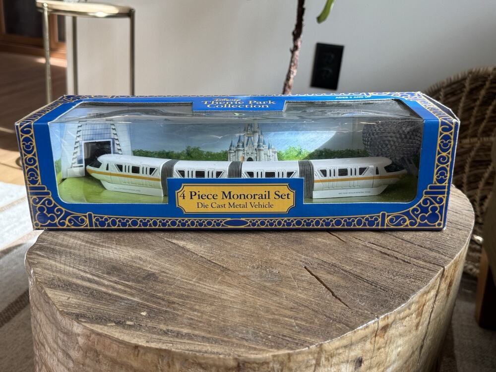 Disney Theme Park Collection 4 Pc Monorail Set Die Cast Yellow stripe